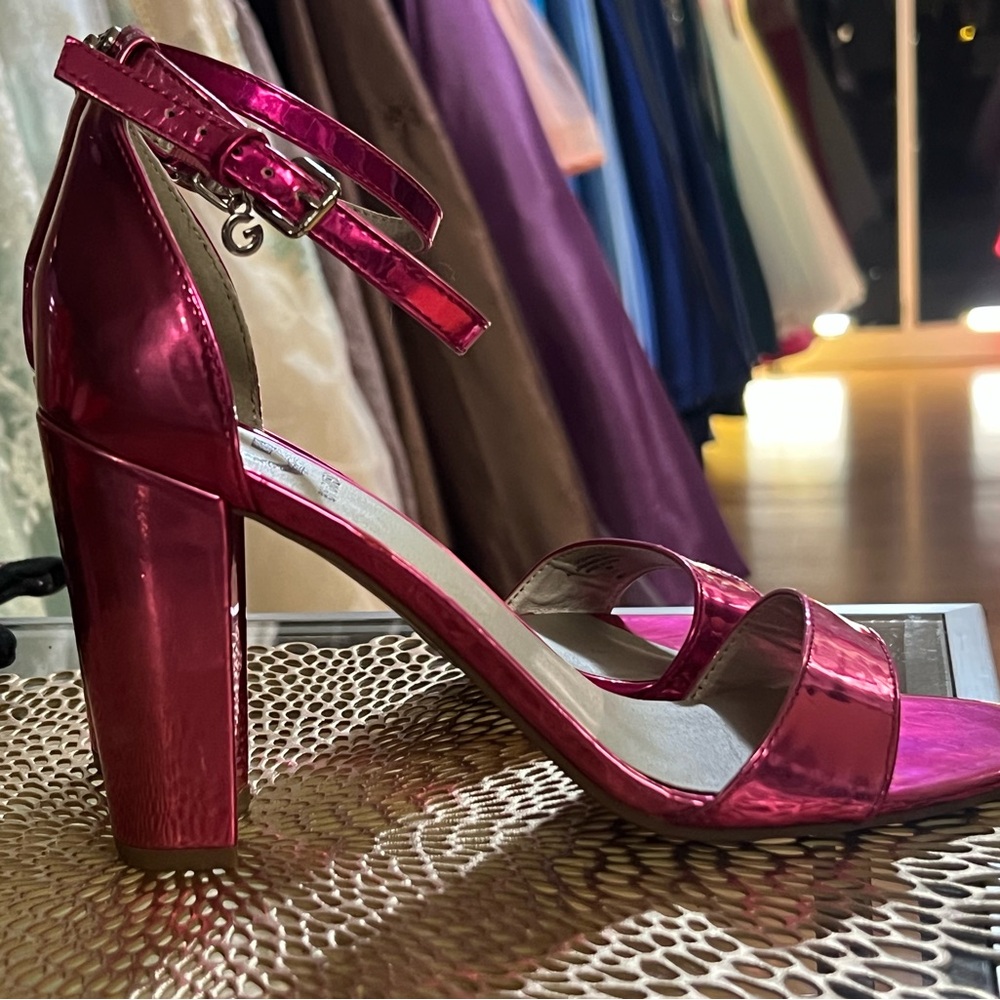 Fuchsia block heels sandals